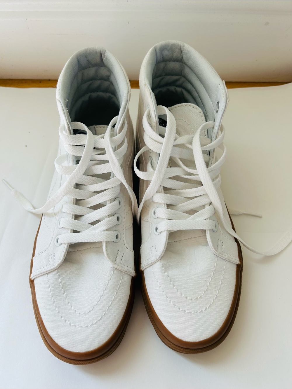New Vans Sk8-Hi White Men’s 6/ Women’s 7.5 Retro Casual Shoes Without A Box